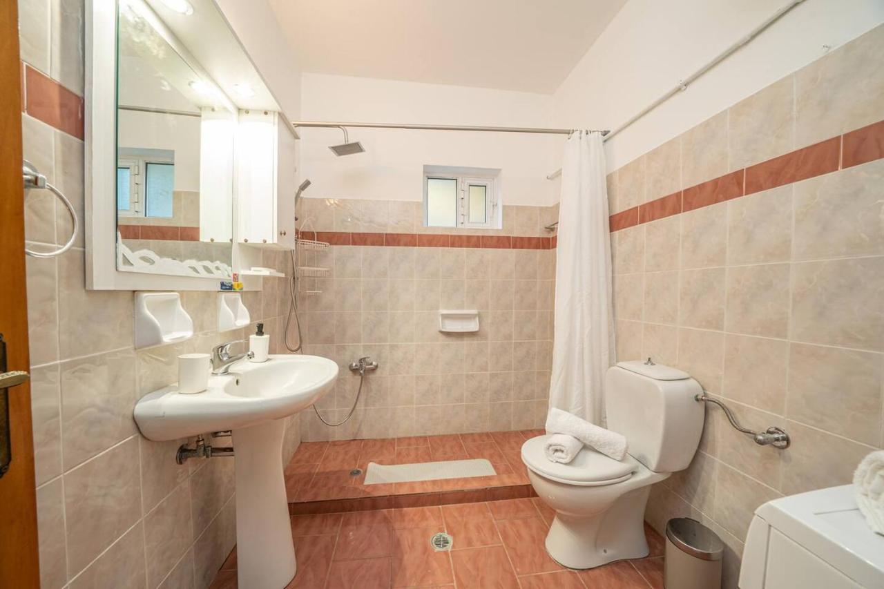 Afroditi Holiday Home - Blue Apartment Svoronata Luaran gambar